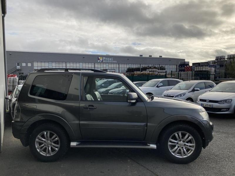 Mitsubishi Pajero 30th Anniversary 3.2 Di 200 Ch - Short Wagon Bva 1ere Main