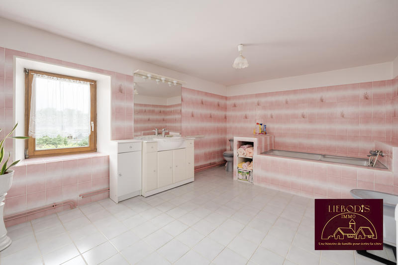 Maison - 185 m² - 8 pièces