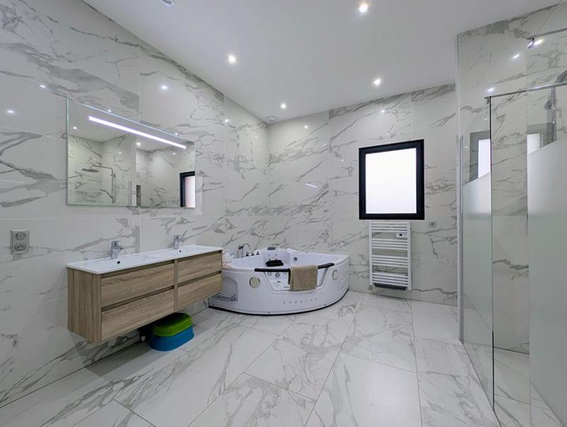 Maison - 332 m² - 6 pièces