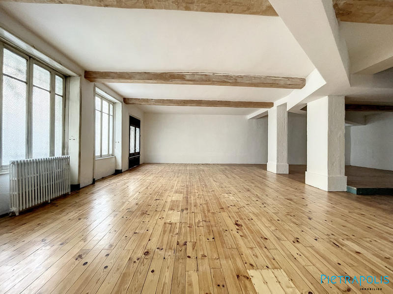 Local commercial - 207 m²