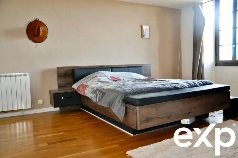 Maison ancienne - 260 m² - 12 pièces