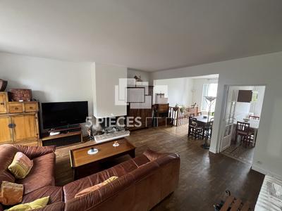 Maison - 200 m² - 7 pièces