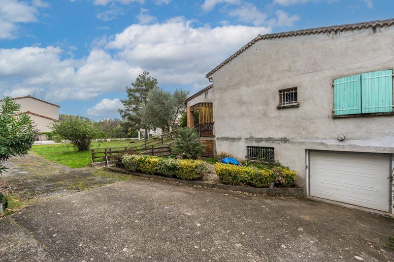 Maison traditionnelle - 174 m² - 7 pièces