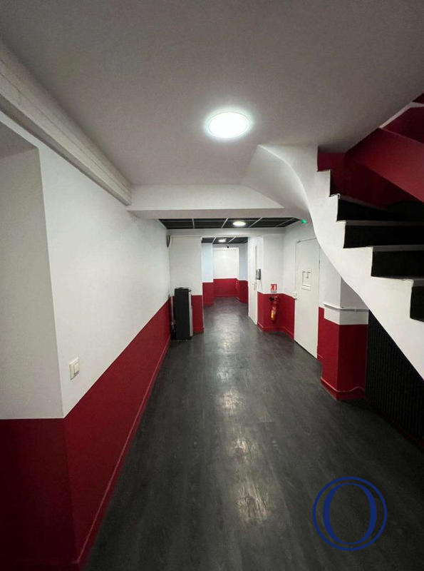 Local commercial - 328 m²