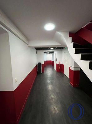 Local commercial - 328 m²