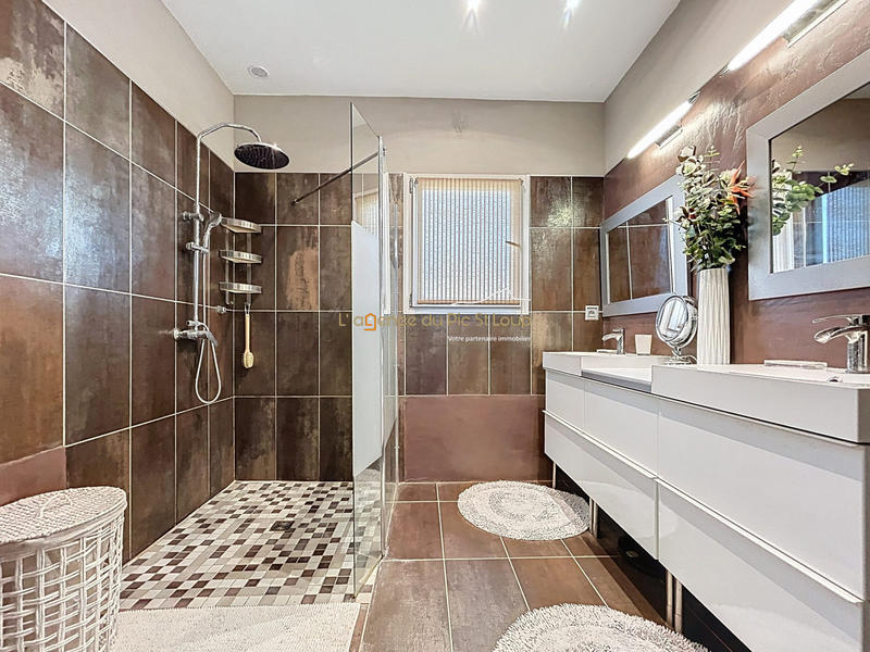 Villa - 215 m² - 7 pièces