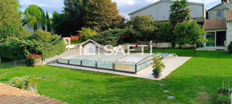 Maison - 275 m² - 8 pièces