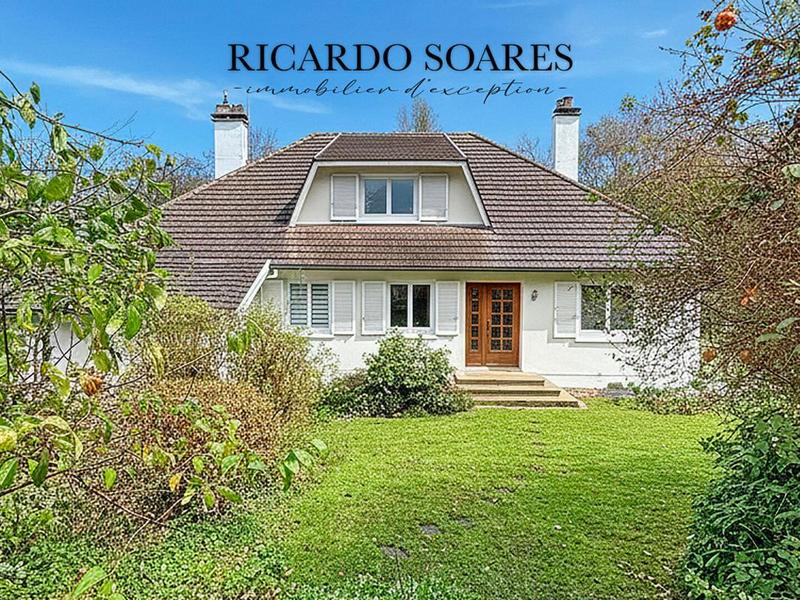 Maison - 220 m² - 8 pièces