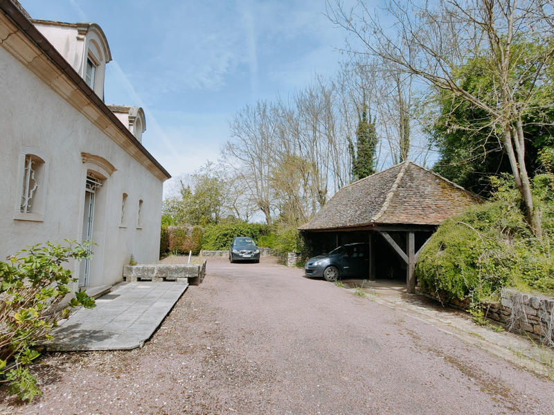 Maison - 279 m² - 8 pièces