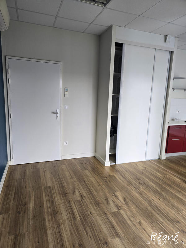 Local d'activités - 23 m² - 2 pièces