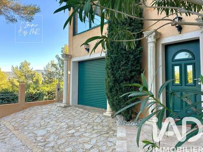 Maison - 265 m² - 6 pièces