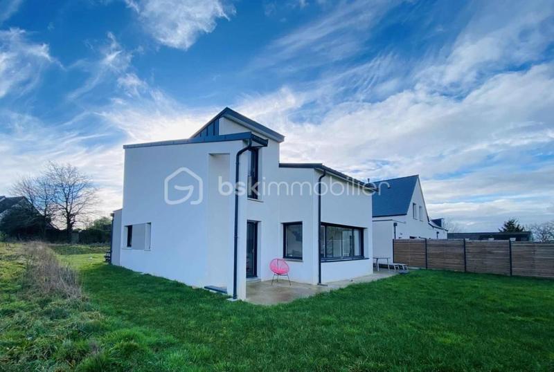 Maison traditionnelle - 137 m² - 5 pièces