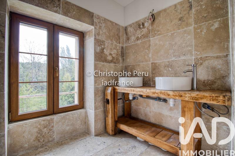 Maison - 229 m² - 9 pièces
