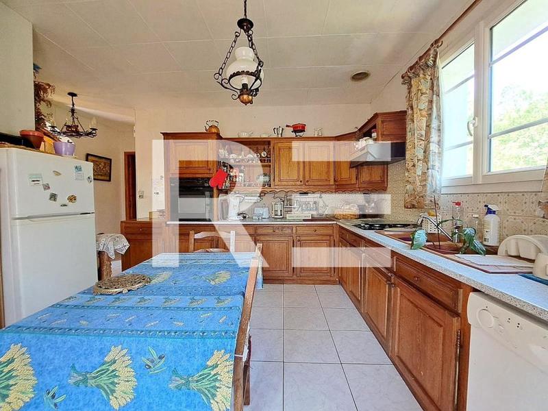 Villa - 208 m² - 9 pièces