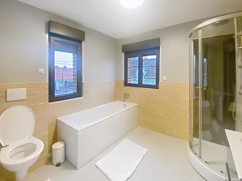 Maison - 95 m² - 5 pièces