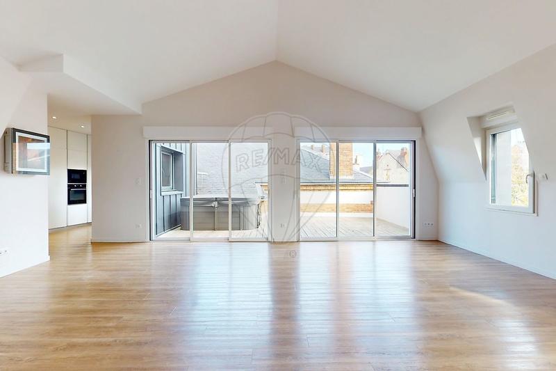 Maison - 194 m² - 6 pièces