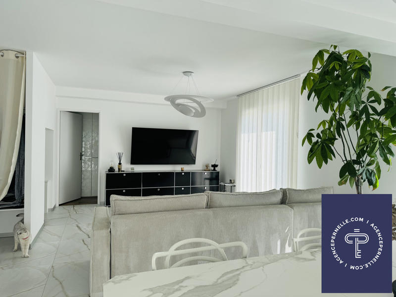 Maison - 99 m² - 4 pièces