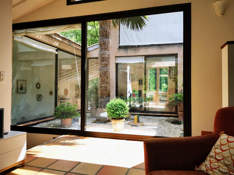 Maison - 260 m² - 9 pièces