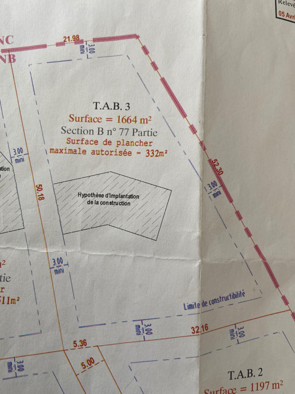 Terrain constructible - 1 664 m²