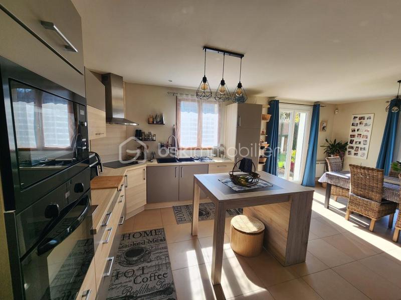 Maison traditionnelle - 260 m² - 7 pièces