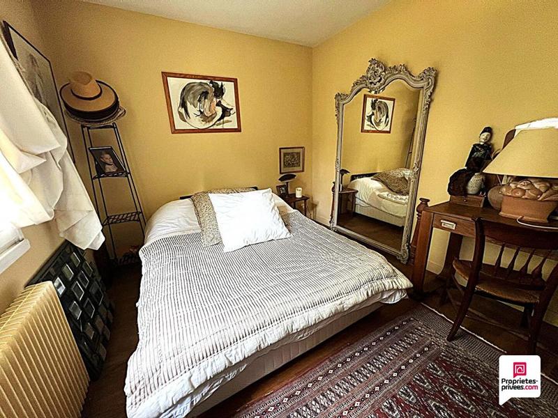 Maison - 261 m² - 13 pièces