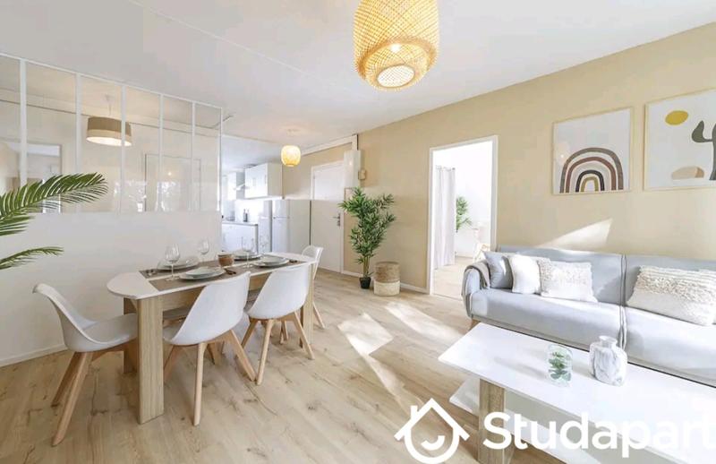 Chambre - 10 m² - 1 pièce