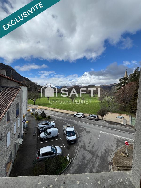 Local commercial - 1 060 m² - 24 pièces