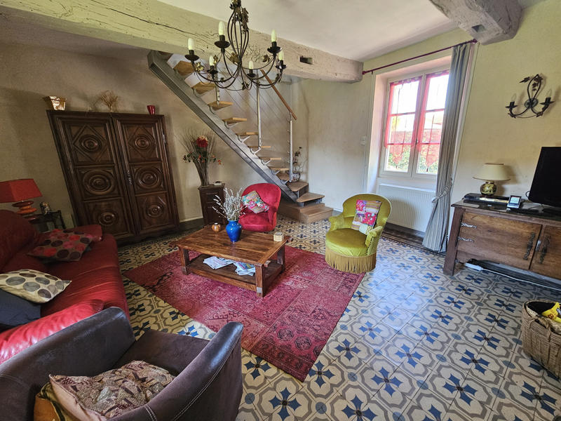 Maison - 220 m² - 6 pièces