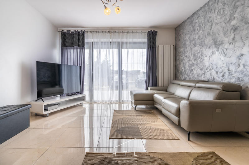 Maison - 215 m² - 7 pièces