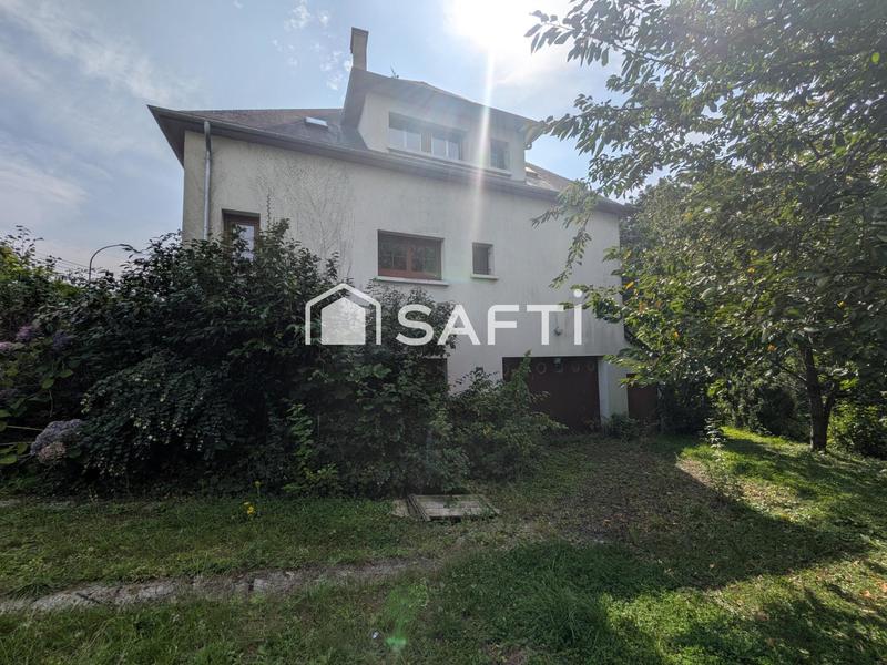 Maison - 250 m² - 9 pièces