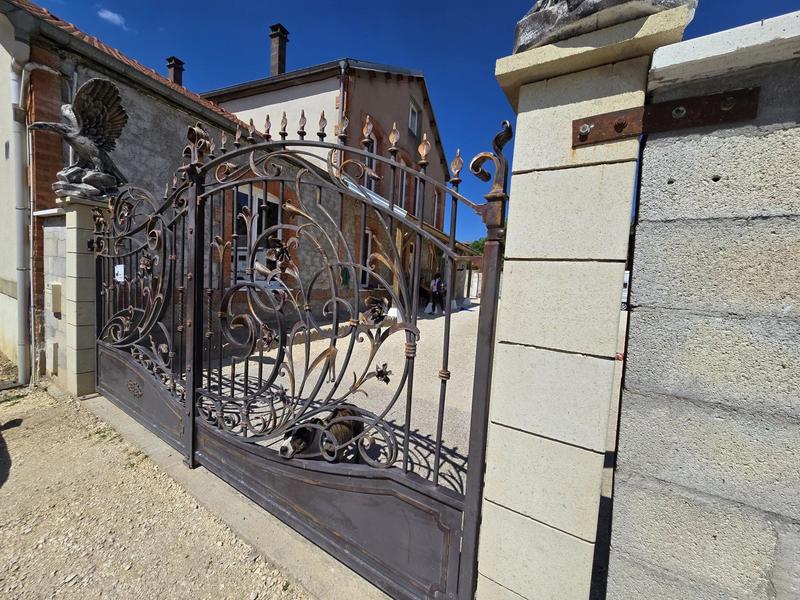 Maison - 270 m² - 9 pièces