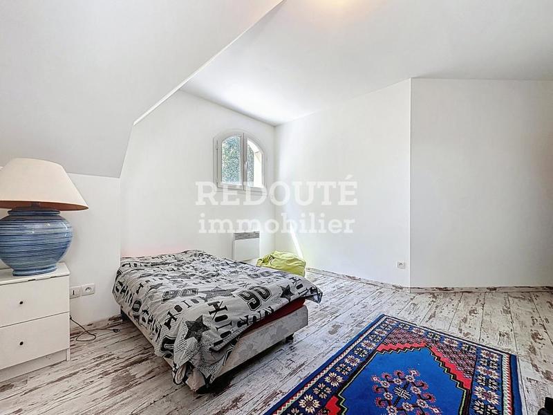 Maison - 260 m² - 7 pièces