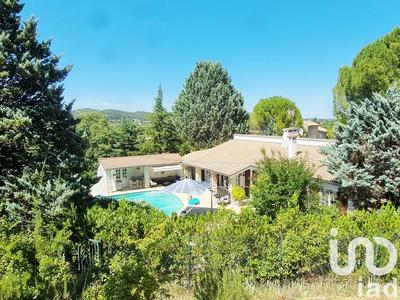 Maison - 176 m² - 10 pièces