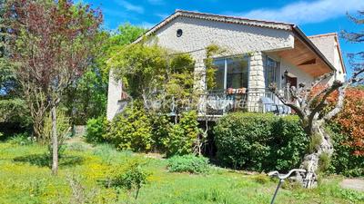 Maison traditionnelle - 90 m² - 3 pièces