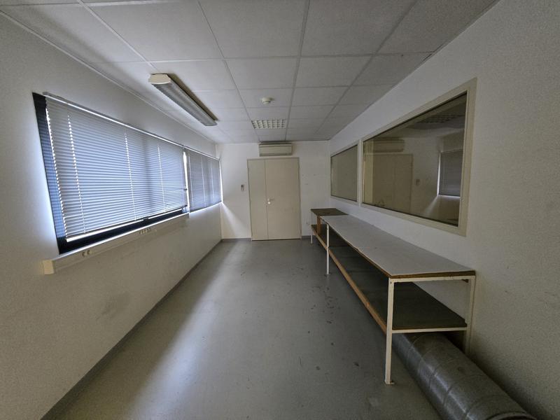 Local d'activités - 960 m²