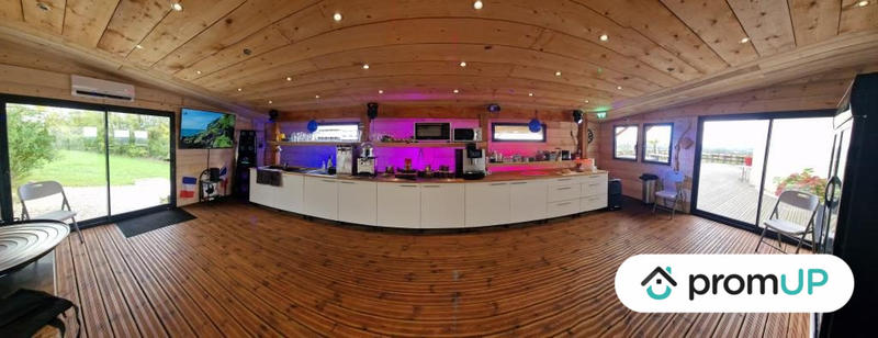 Maison traditionnelle - 380 m² - 10 pièces