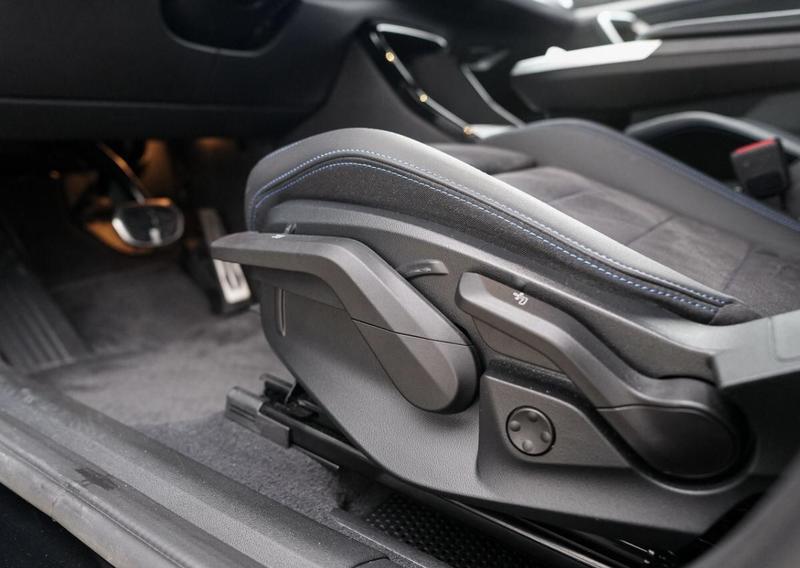 Bmw X2 20i 170 m-Sport / Toit Ouvrant Attache Remorque Coffre Elec Apple Carplay Android Auto