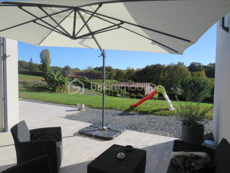 Maison - 135 m² - 4 pièces