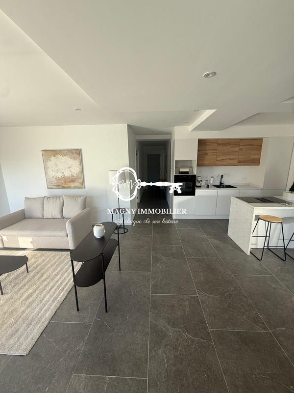 Appartement - 92 m² - 4 pièces