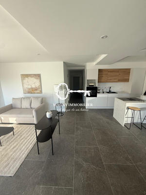 Appartement - 92 m² - 4 pièces