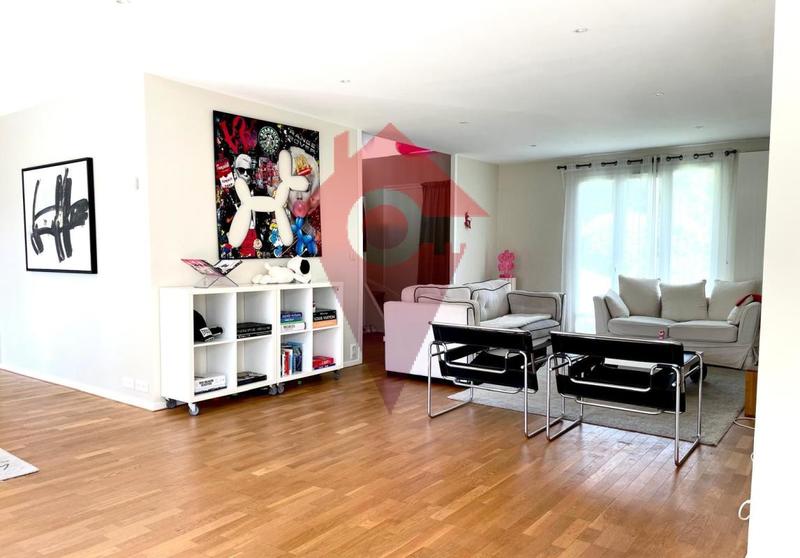 Maison - 194 m² - 8 pièces