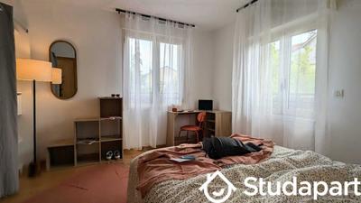 Chambre - 13 m² - 1 pièce