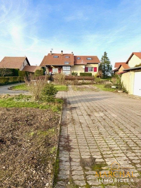 Maison traditionnelle - 200 m² - 8 pièces