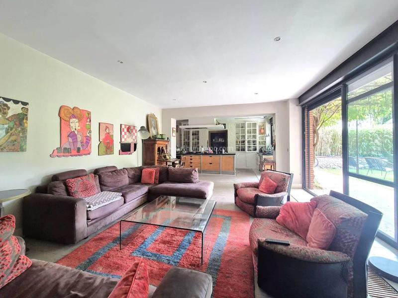 Maison - 267 m² - 9 pièces