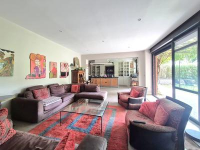 Maison - 267 m² - 9 pièces