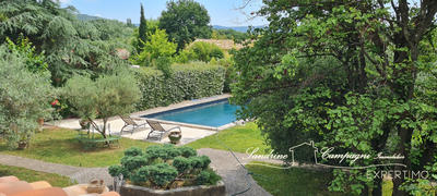 Maison - 202 m² - 7 pièces