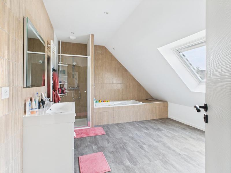 Maison - 127 m² - 5 pièces