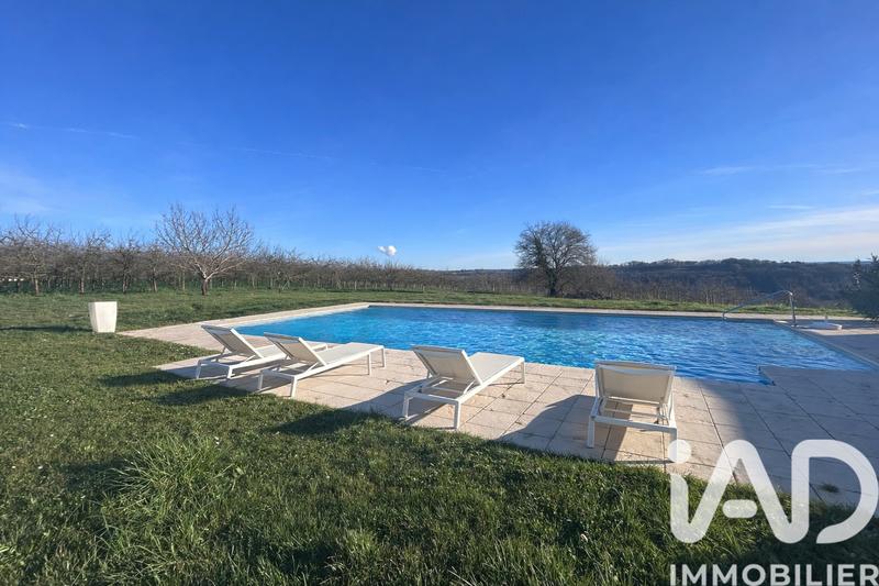 Maison - 273 m² - 8 pièces