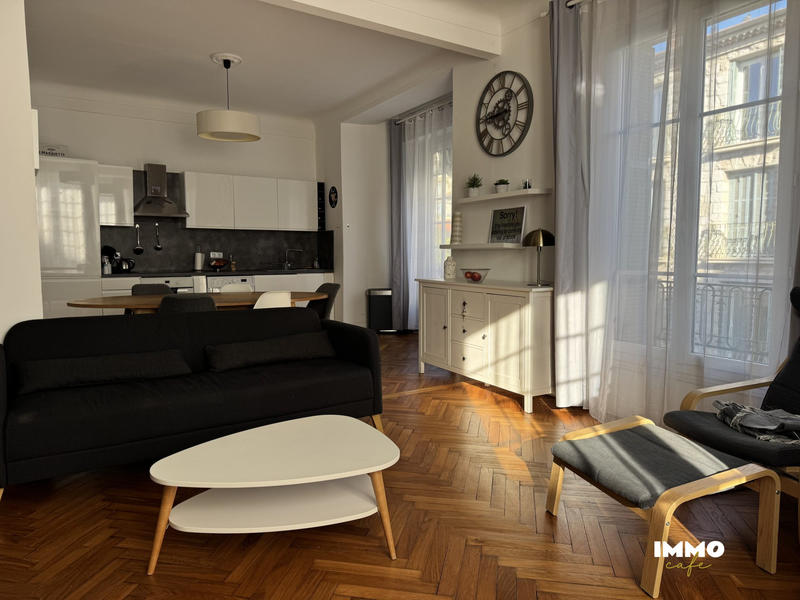 Appartement - 80 m² - 3 pièces