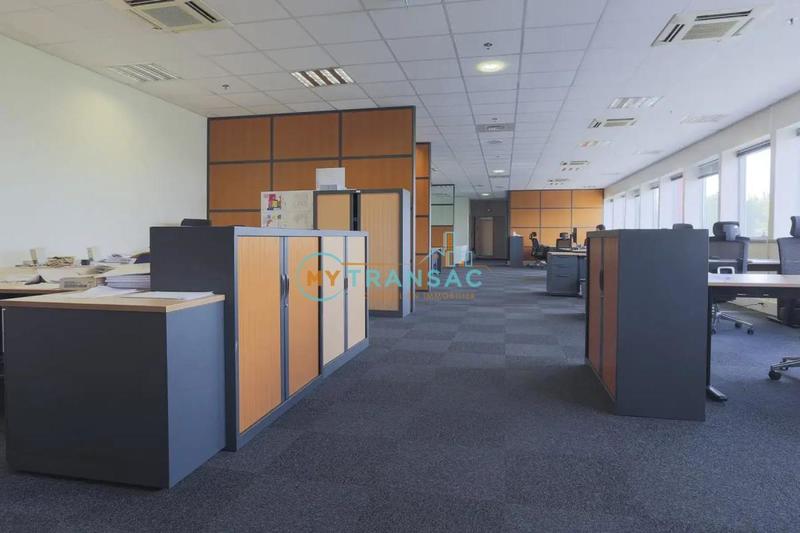 Entrepôt - 8 577 m²